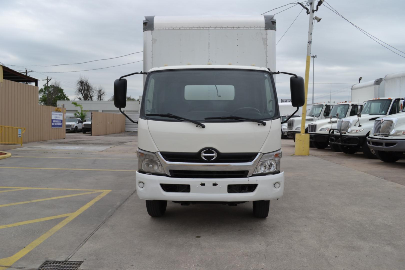 2016 WHITE /BLACK HINO 195 with an JO5E-TP 5.1L 210HP TURBO CHARGED DIESEL engine, AISIN A465 6SPD AUTOMATIC transmission, located at 9172 North Fwy, Houston, TX, 77037, (713) 910-6868, 29.887470, -95.411903 - Photo#1